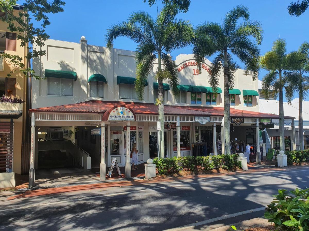 Macrossan House Boutique Holiday Apartments Port Douglas Eksteriør billede