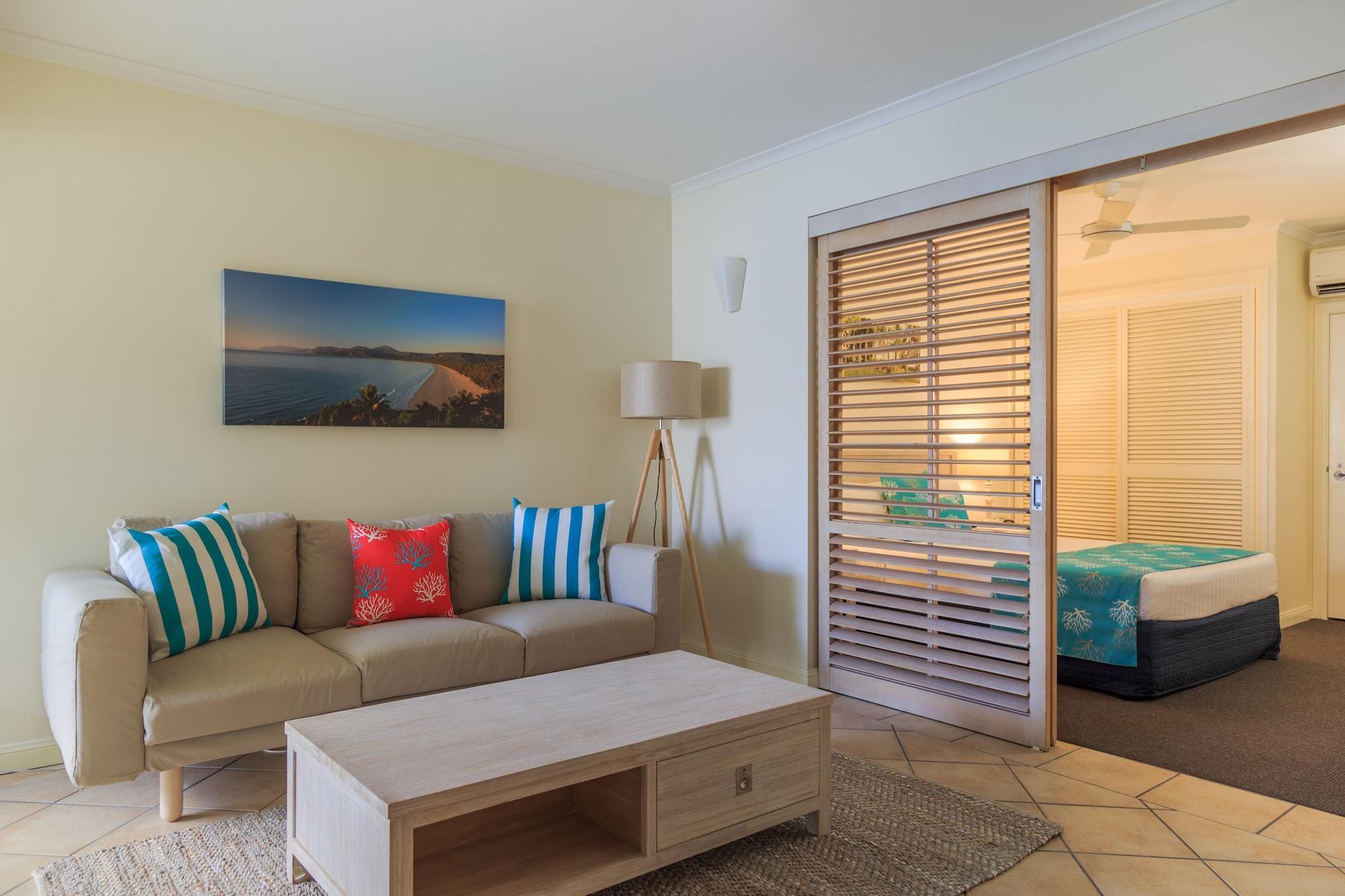 Macrossan House Boutique Holiday Apartments Port Douglas Eksteriør billede