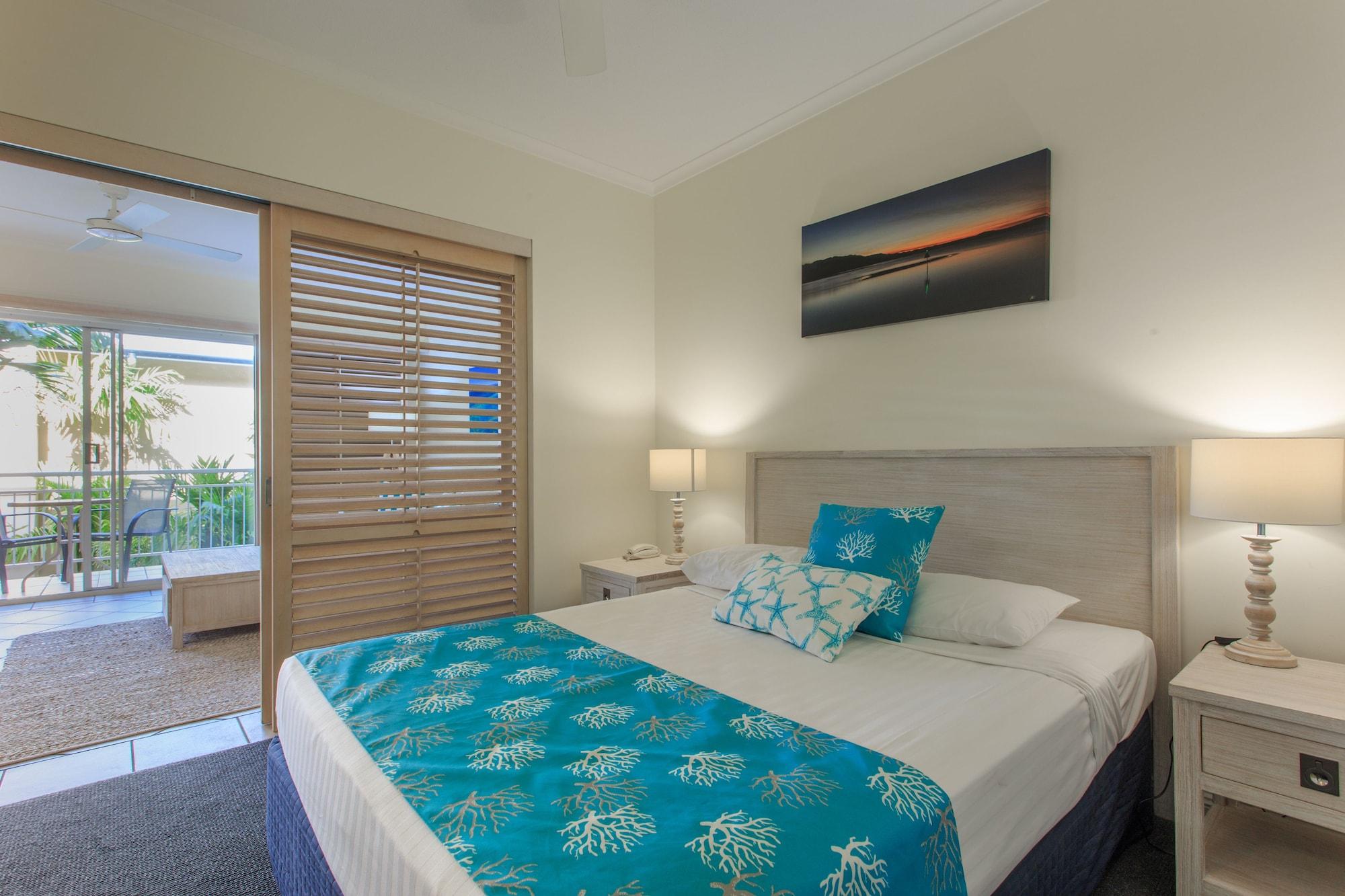 Macrossan House Boutique Holiday Apartments Port Douglas Eksteriør billede