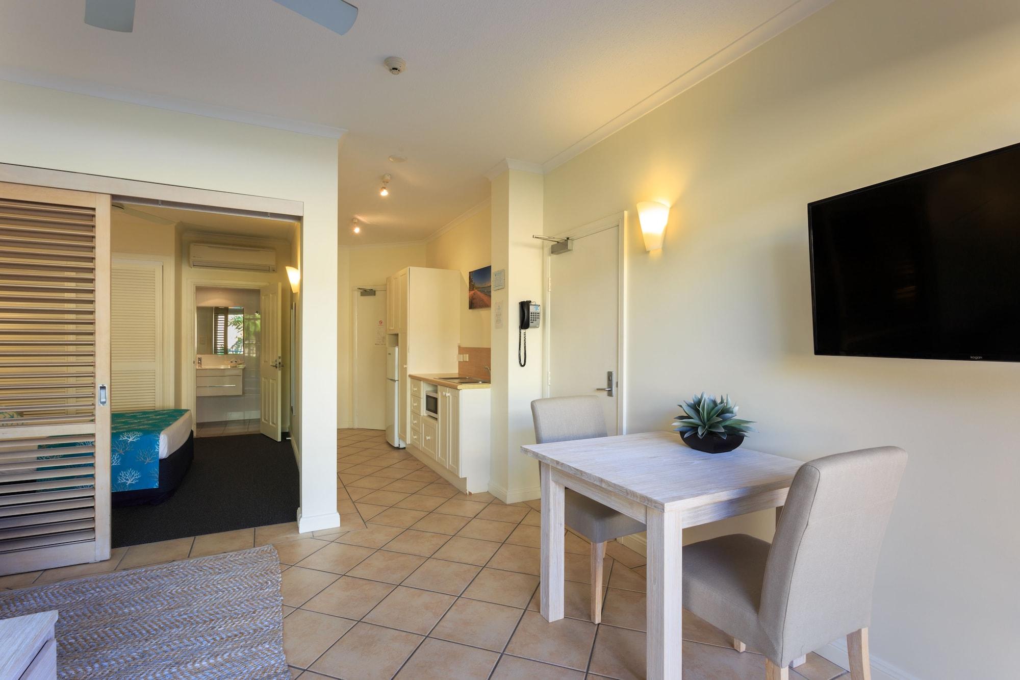Macrossan House Boutique Holiday Apartments Port Douglas Eksteriør billede