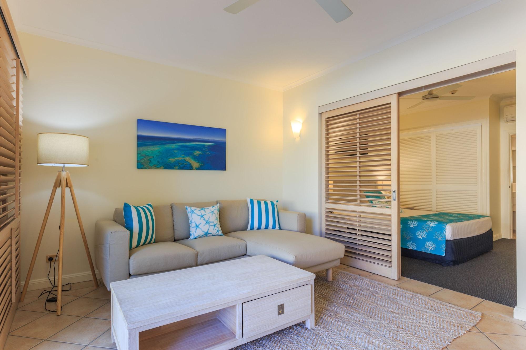 Macrossan House Boutique Holiday Apartments Port Douglas Eksteriør billede