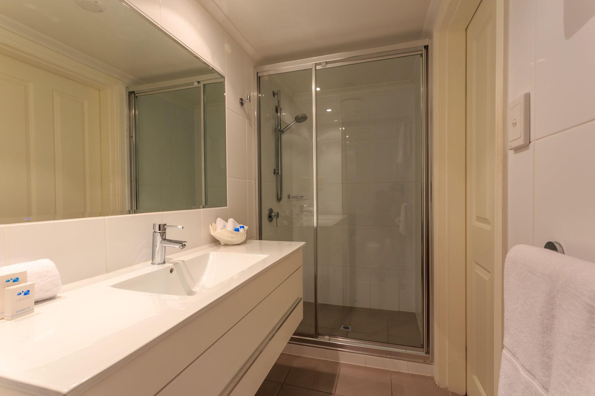 Macrossan House Boutique Holiday Apartments Port Douglas Eksteriør billede
