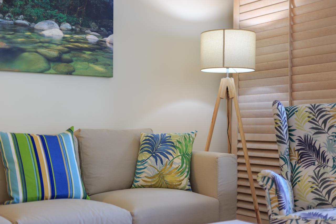 Macrossan House Boutique Holiday Apartments Port Douglas Eksteriør billede