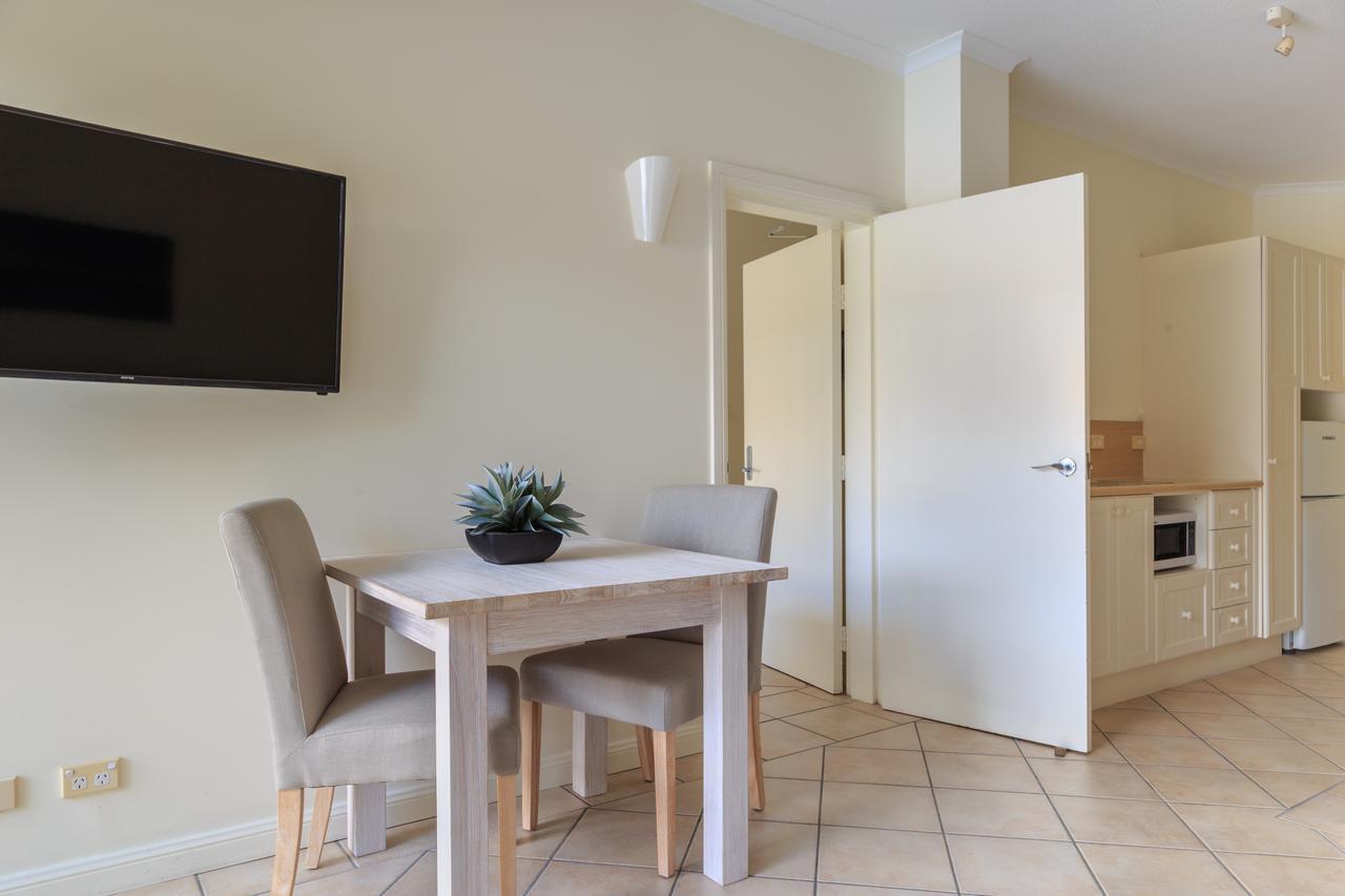 Macrossan House Boutique Holiday Apartments Port Douglas Eksteriør billede