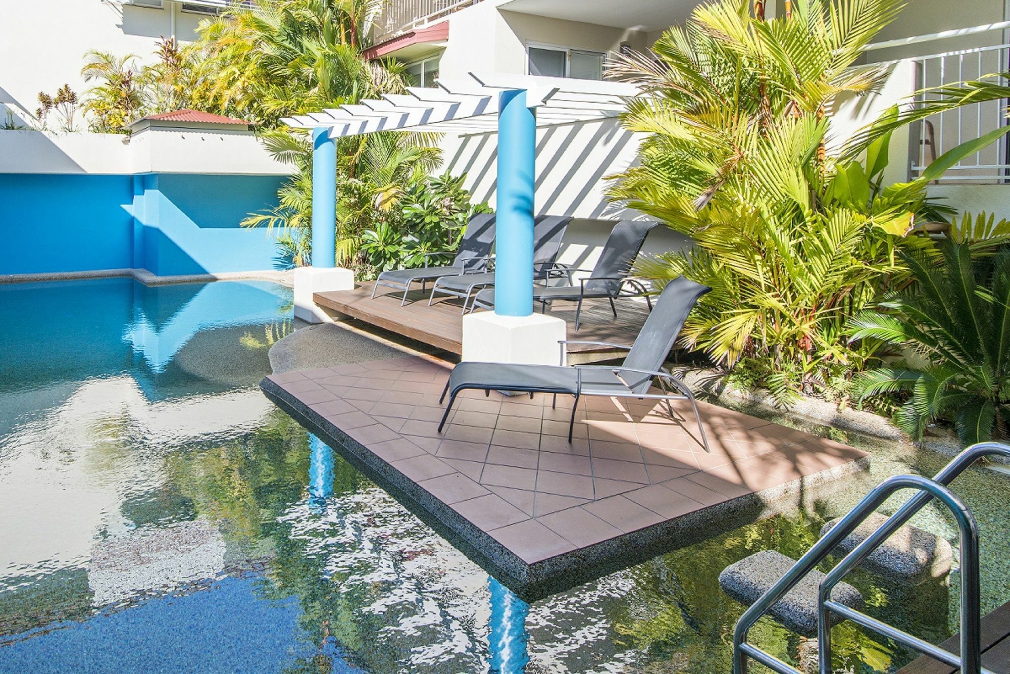 Macrossan House Boutique Holiday Apartments Port Douglas Eksteriør billede