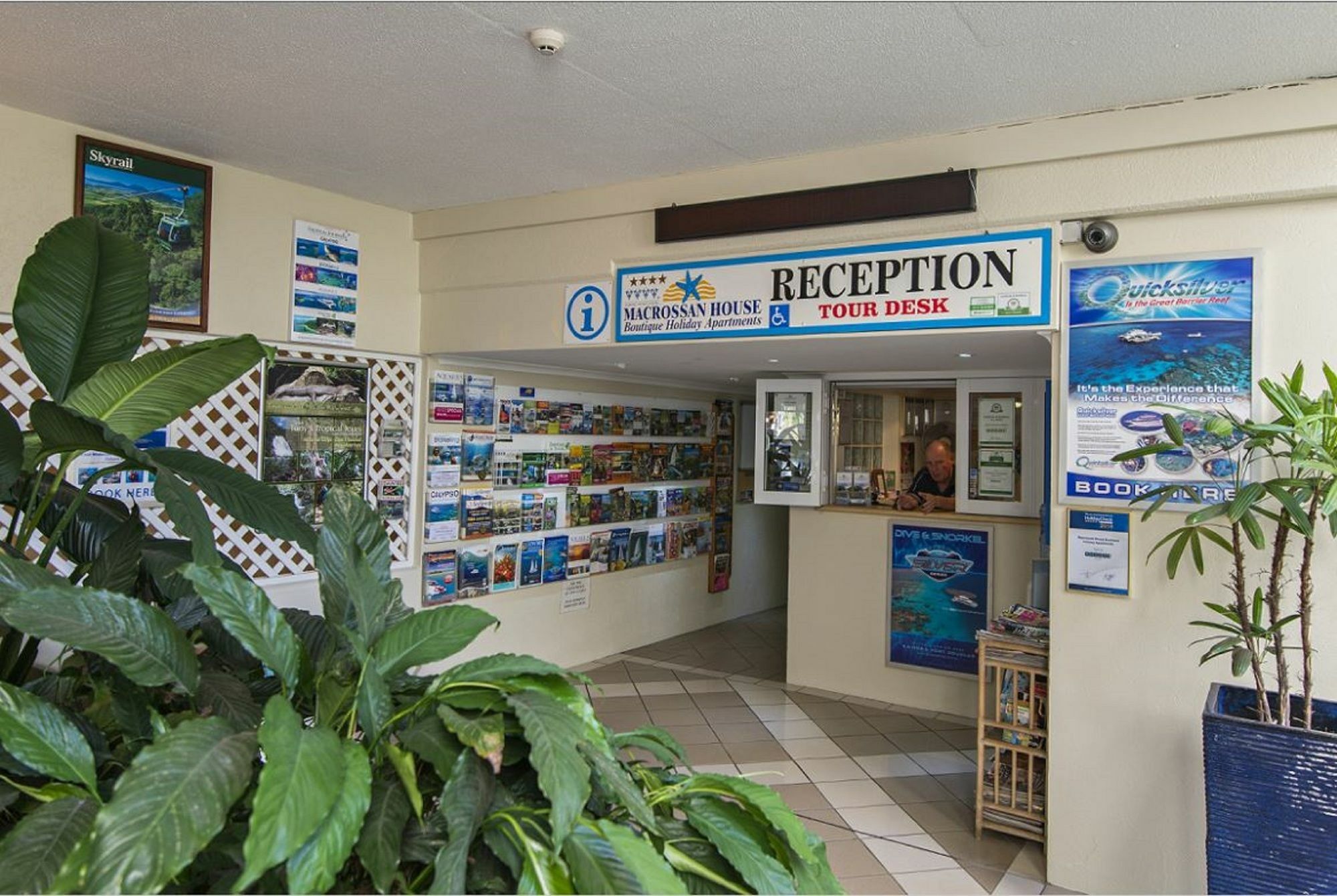 Macrossan House Boutique Holiday Apartments Port Douglas Eksteriør billede