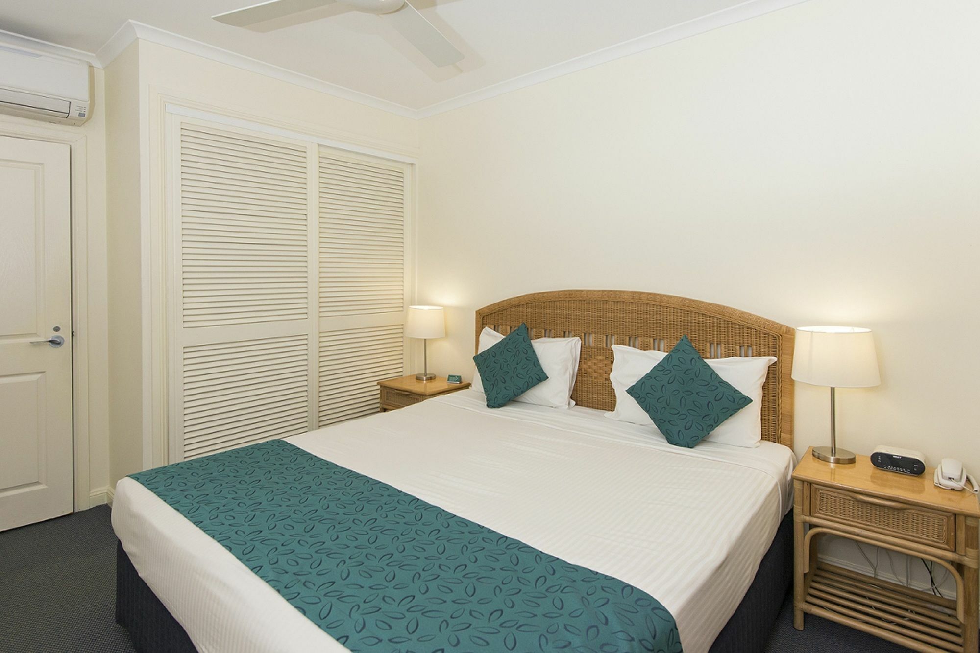 Macrossan House Boutique Holiday Apartments Port Douglas Eksteriør billede