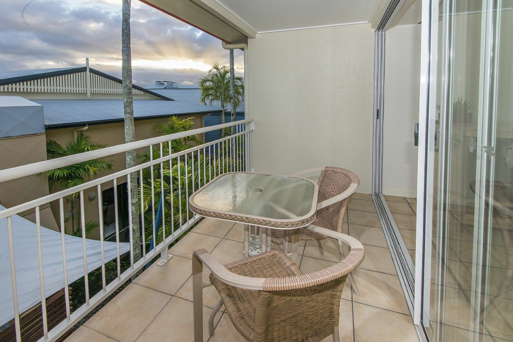 Macrossan House Boutique Holiday Apartments Port Douglas Eksteriør billede